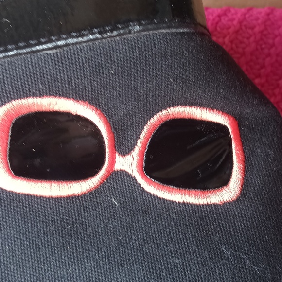 Lulu Guinness Black handbag with shades - Picture 16 of 16